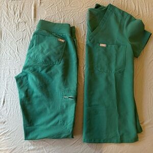 Figs XS Hunter green set